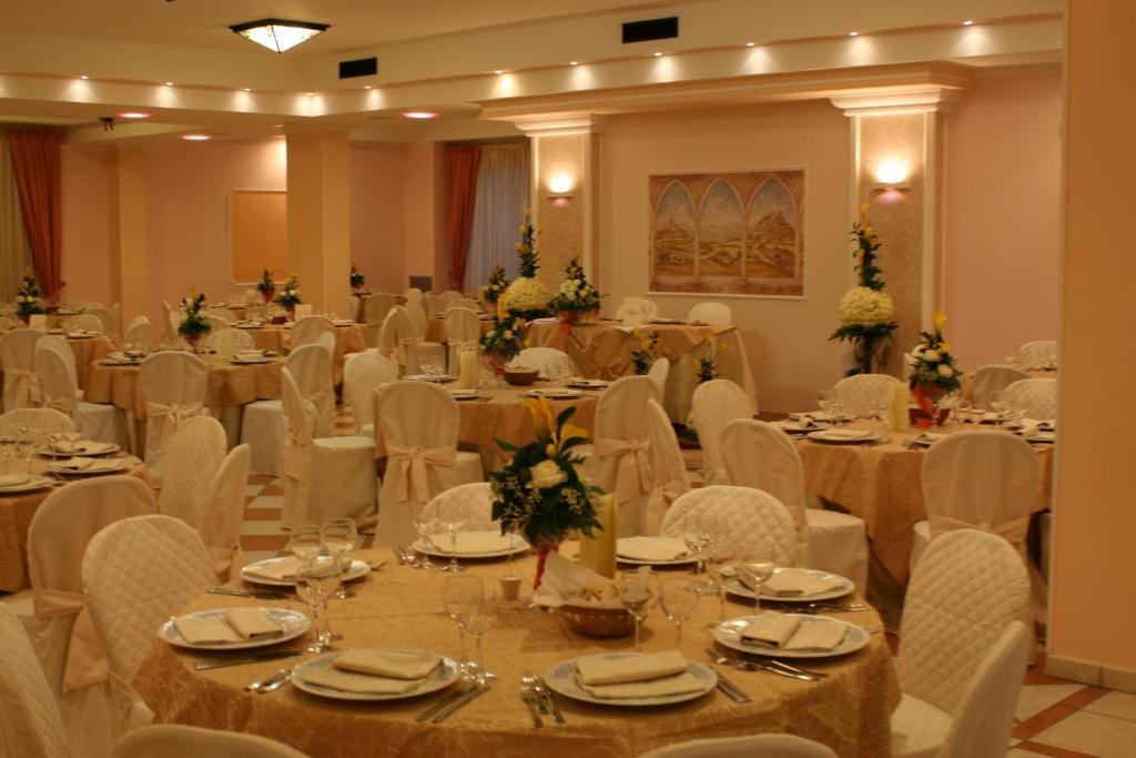 Hotel Gaudio 隆戈巴尔迪 外观 照片