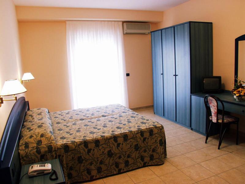 Hotel Gaudio 隆戈巴尔迪 客房 照片
