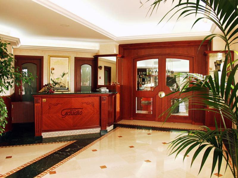 Hotel Gaudio 隆戈巴尔迪 外观 照片